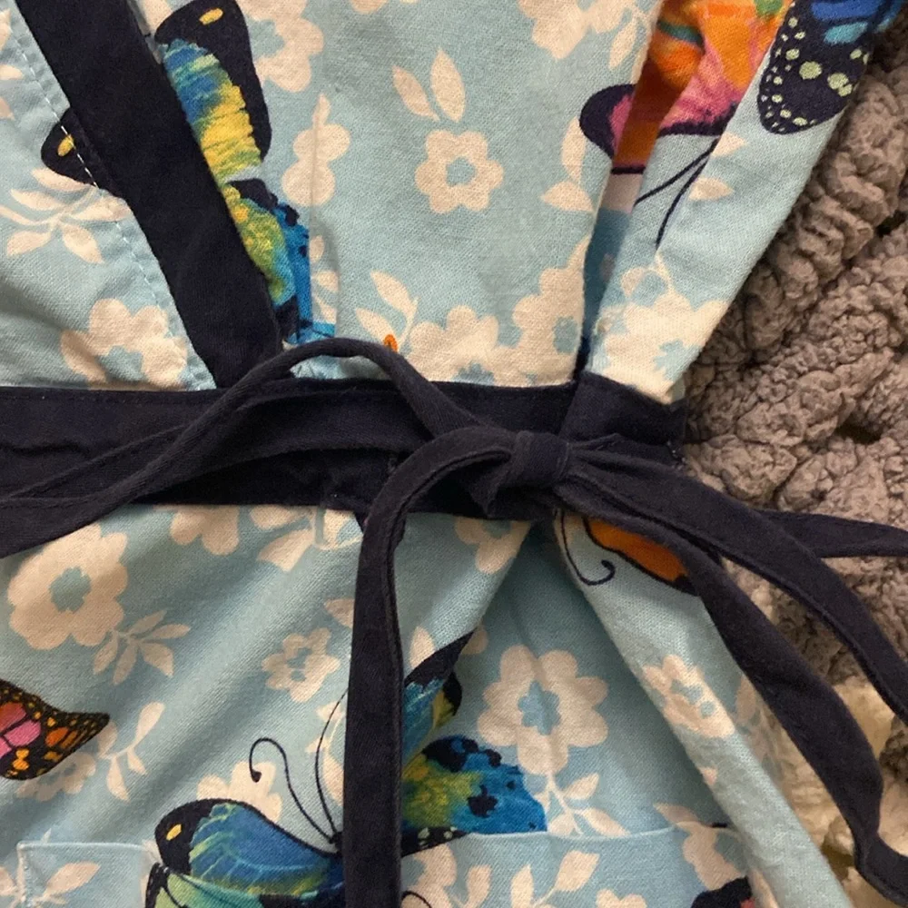 Scrub top - Picture 2 of 3